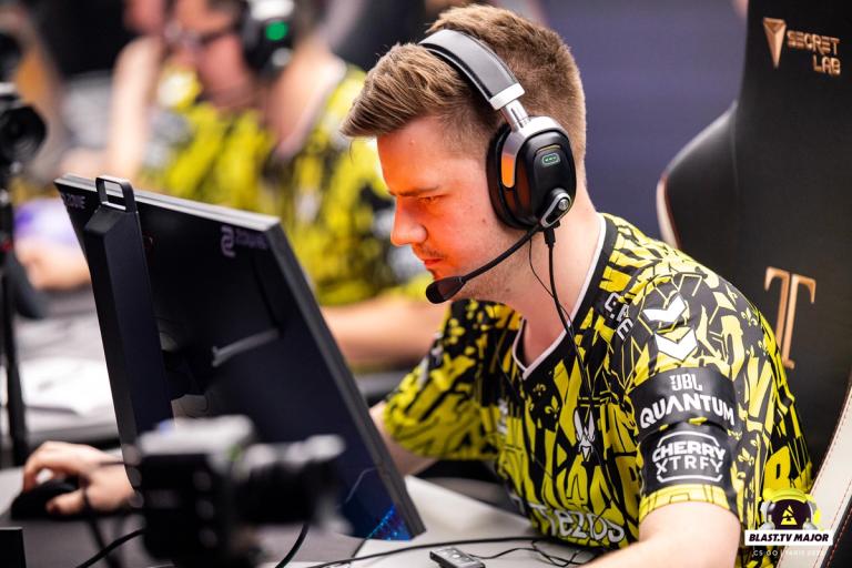 CS analyst and commentator Pimp tells his story in the new documentary series Away From Keyboard 