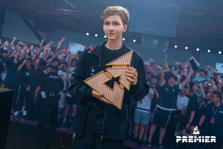 Falcons announce blockbuster m0NESY signing