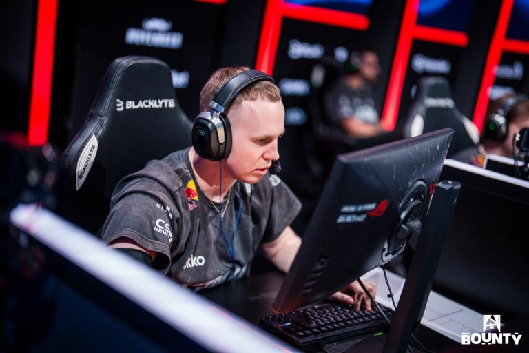 CS analyst and commentator Pimp tells his story in the new documentary series Away From Keyboard 